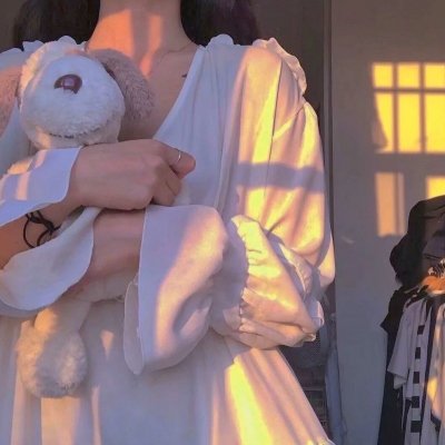 饥荒年我囤货养了个古代男友